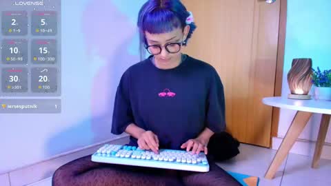Snapshot of tati_cardenas chatting on 04.26.26 AME online show from 04.26.26