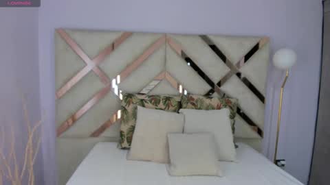 Tati Saldarriaga online show from 11.21.25