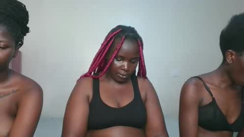 Snapshot of tatiana1_ chatting on 02.17.26 Tatiana online show from 02.17.26