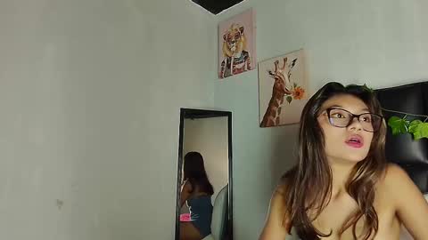 Snapshot of tatiana_mendoza chatting on 03.04.25 tatiana_mendoza online show from 03.04.25