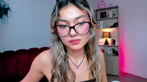 Snapshot of tatiana_mendoza chatting on 10.22.25 tatiana_mendoza online show from 10.22.25