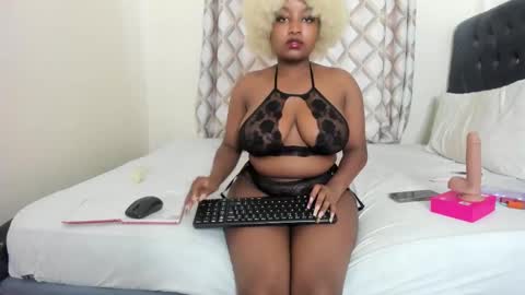 Snapshot of tatiana_storm chatting on 02.16.26 tatiana_storm online show from 02.16.26