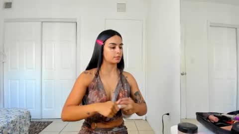 Snapshot of tatianac18 chatting on 11.24.25 Tatiana STREAM AT 200 pm online show from 11.24.25