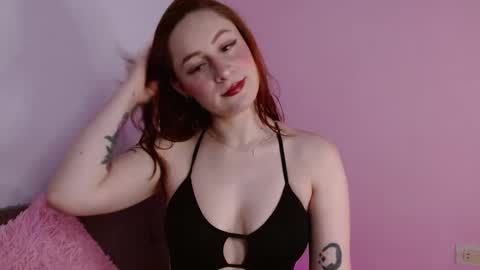 Snapshot of tatianayj chatting on 09.10.25 Tatis online show from 09.10.25