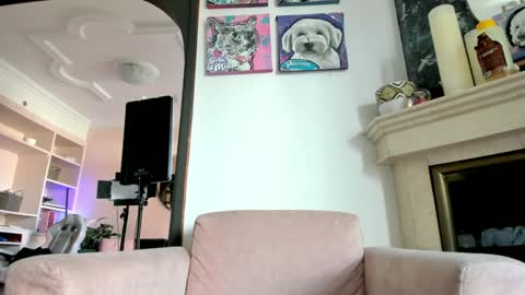 Nathalie Hardy  online show from 03.20.26