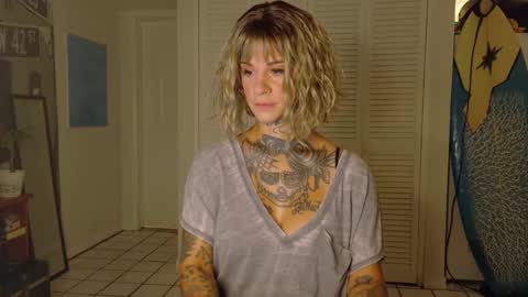 Snapshot of tattooed_natalia chatting on 09.17.25 Natalia 3 online show from 09.17.25
