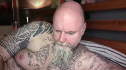 Tattooeddilf 01 online show from 02.04.26