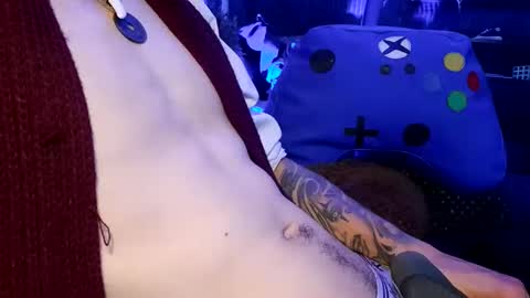 Snapshot of tattooman777 chatting on 10.06.25 Jean pool online show from 10.06.25