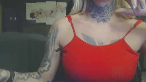 Snapshot of tatuada_safada chatting on 06.08.26 tatuada_safada online show from 06.08.26