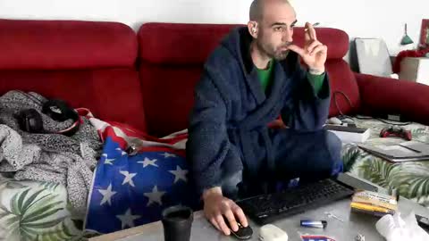 Snapshot of tatuadorhotxxx chatting on 12.21.25 Tatuado20cm online show from 12.21.25