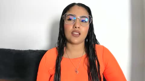 Snapshot of taty_gomez_ chatting on 05.18.26 Tatiana Gomez online show from 05.18.26