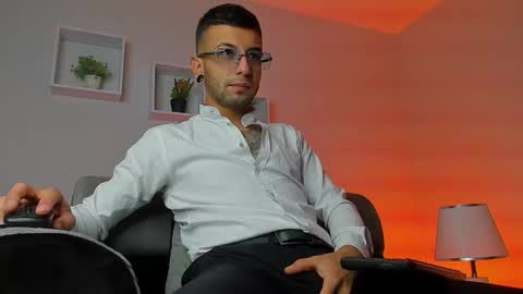 Snapshot of tayer_bennet chatting on 09.23.25 tayer_bennet online show from 09.23.25