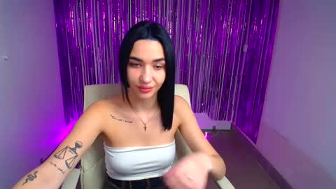 Snapshot of tayla_candy chatting on 10.03.25 Tayla online show from 10.03.25
