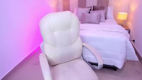 Taylor  online show from 10.24.25