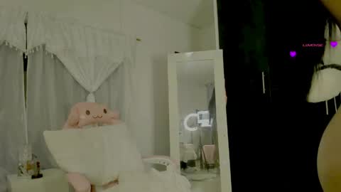 Snapshot of taylorr_swift chatting on 06.10.26 Angels independent model online show from 06.10.26