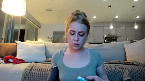 Snapshot of taylorxxxrae chatting on 02.06.26 Taylor Rae online show from 02.06.26