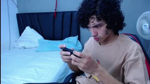 Snapshot of tayronx33 chatting on 10.08.25 Tayron online show from 10.08.25