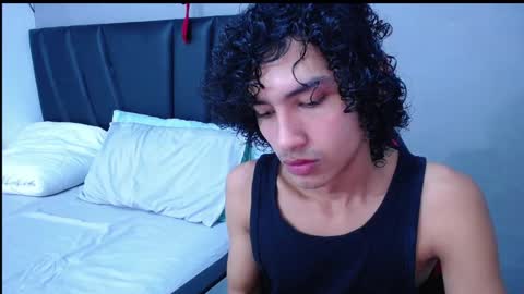 Snapshot of tayronx33 chatting on 11.03.25 Tayron online show from 11.03.25