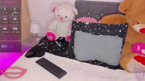  TAYSSA  ONLINE FROM 0630 PM - 1130 PM COLOMBIAN HOUR online show from 09.25.25