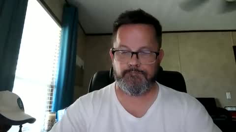 Snapshot of tdhawk87 chatting on 04.24.26 tdhawk87 online show from 04.24.26