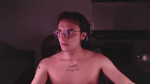 Teo independent model online show from 03.12.25