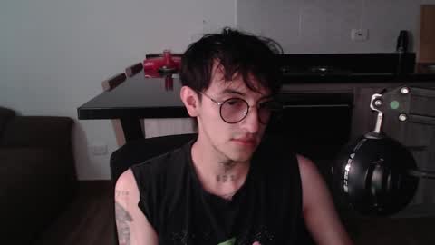 Teo independent model online show from 04.24.26