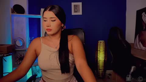 Loren Soler    Sophie Soler 19 years online show from 01.16.25