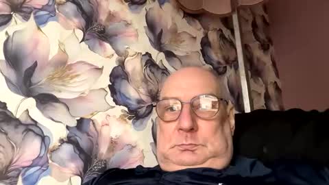 Mark online show from 11.04.25