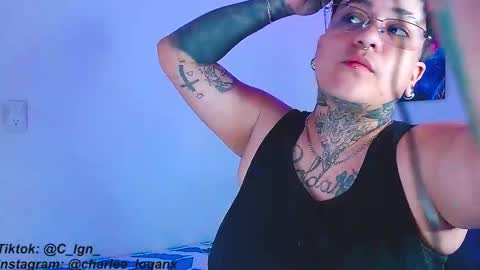 Charlee He online show from 01.18.25