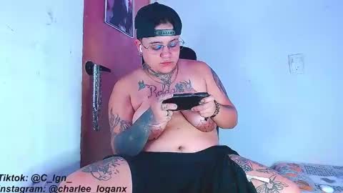 Charlee He online show from 02.13.25