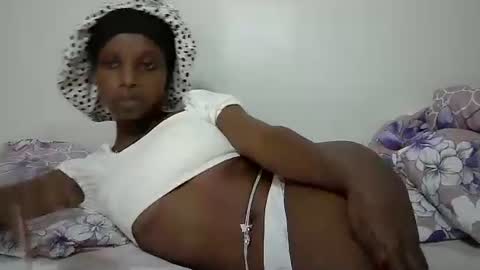 Snapshot of tee_maya chatting on 05.19.26 Baby maya online show from 05.19.26