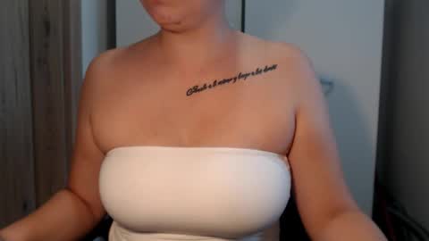 Teeyara  online show from 09.24.25