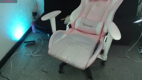 Snapshot of tefy_bratz chatting on 01.22.25 tefy_bratz online show from 01.22.25