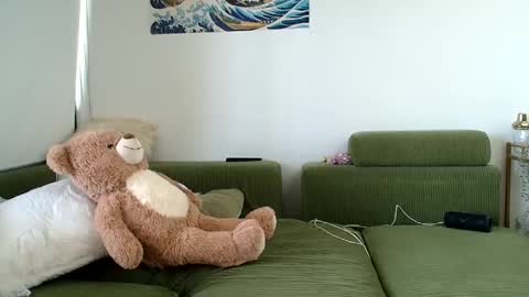 Telea Evans online show from 12.17.24