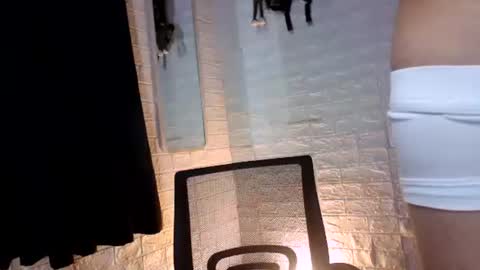 Snapshot of tempting_jon chatting on 11.01.25 tempting_jon online show from 11.01.25