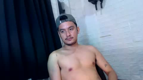 Snapshot of tempting_jon chatting on 11.12.25 tempting_jon online show from 11.12.25