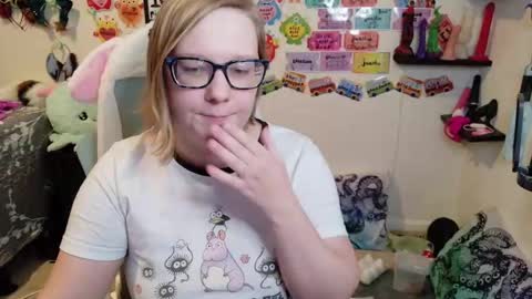 Pixie and Tentacle Overlord online show from 02.20.26