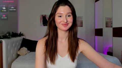 Snapshot of tender_babyy chatting on 01.13.25 Sexy girl Li online show from 01.13.25