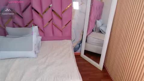 Tatiana online show from 10.31.25