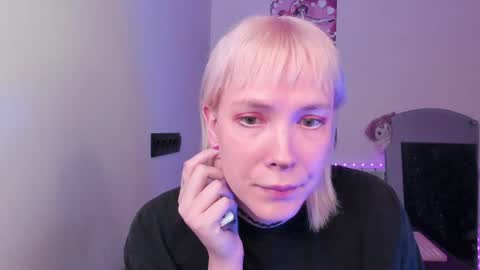 Snapshot of tenebrise chatting on 05.07.26 Kira online show from 05.07.26