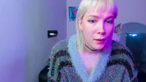 Snapshot of tenebrise chatting on 05.19.26 Kira online show from 05.19.26