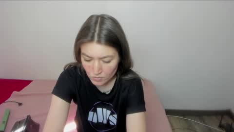 Snapshot of tesa_cute chatting on 04.25.26 tesa online show from 04.25.26
