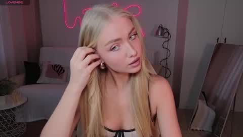 TessaHamilton online show from 03.07.26