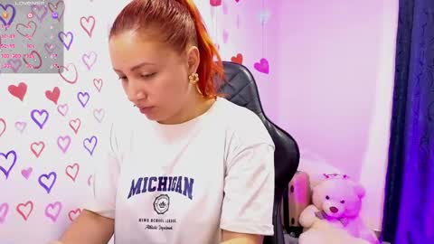 Snapshot of tessawhisnton chatting on 04.23.26 Tessy online show from 04.23.26