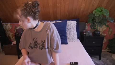 Snapshot of tessawinter chatting on 05.18.26 Tessa online show from 05.18.26