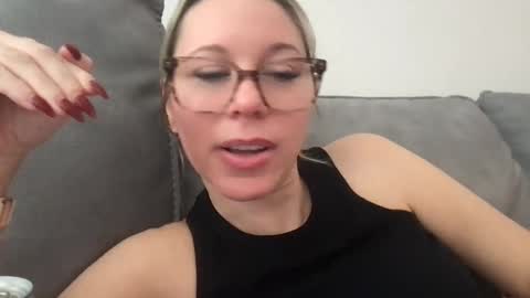 Daphne Summers online show from 11.06.25