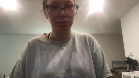 Snapshot of texas_blonde chatting on 04.17.26 Daphne Summers online show from 04.17.26