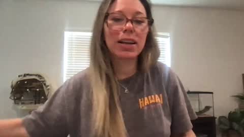 Snapshot of texas_blonde chatting on 04.24.26 Daphne Summers online show from 04.24.26