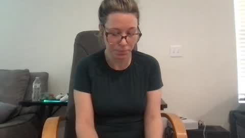 Snapshot of texas_blonde chatting on 05.28.26 Daphne Summers online show from 05.28.26