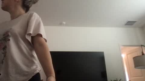 Snapshot of texas_blonde chatting on 06.03.26 Daphne Summers online show from 06.03.26